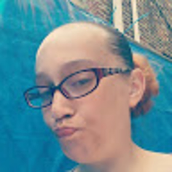 Meet your Posher, Tiffany - Picture 1 of 1